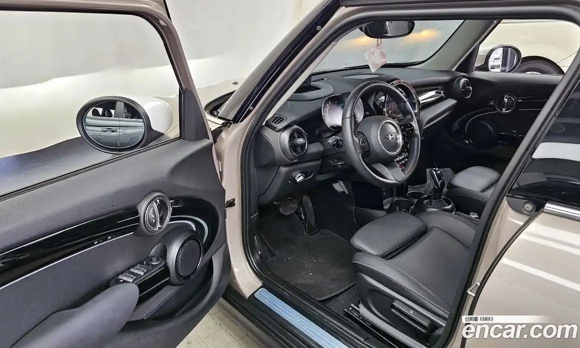 Mini Cooper 2024 1.5 Автомат в Москве № 627788, фото 10