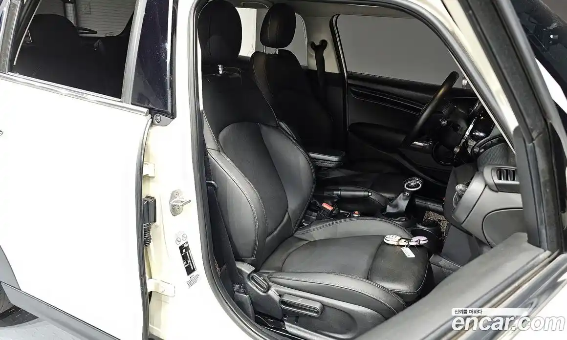 Mini Cooper 2019 1.5 Автомат в Москве № 627839, фото 12