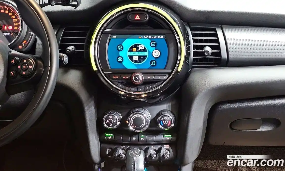 Mini Cooper 2019 1.5 Автомат в Москве № 627839, фото 19