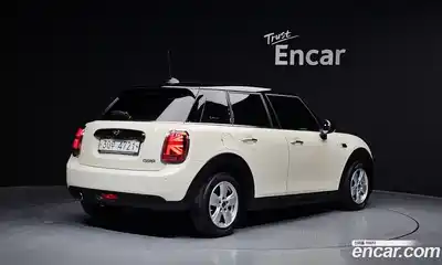 Mini Cooper 2019 1.5 Автомат в Москве № 627839, миниатюра 2