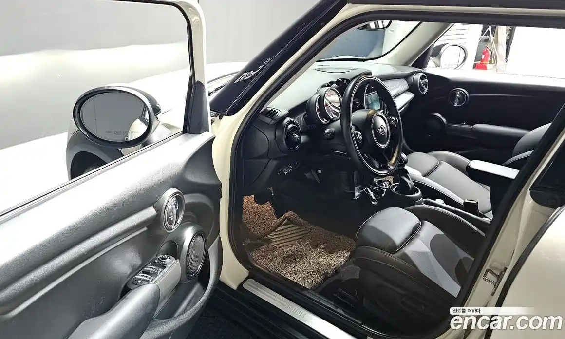 Mini Cooper 2019 1.5 Автомат в Москве № 627839, фото 10