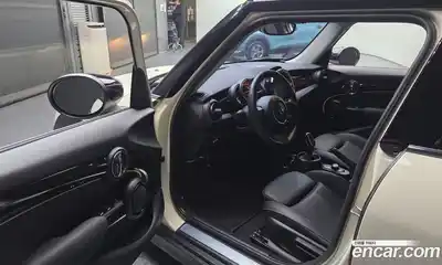 Mini Cooper 2023 1.5 Автомат в Москве № 627845, миниатюра 11