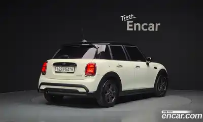 Mini Cooper 2023 1.5 Автомат в Москве № 627845, миниатюра 2