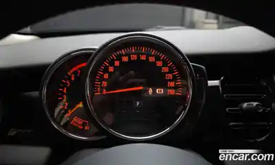 Mini Cooper 2023 1.5 Автомат в Москве № 627845, миниатюра 8