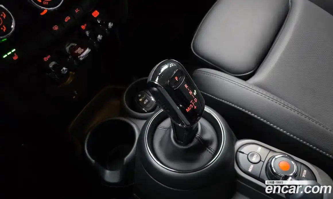 Mini Cooper 2023 1.5 Автомат в Москве № 627845, фото 9