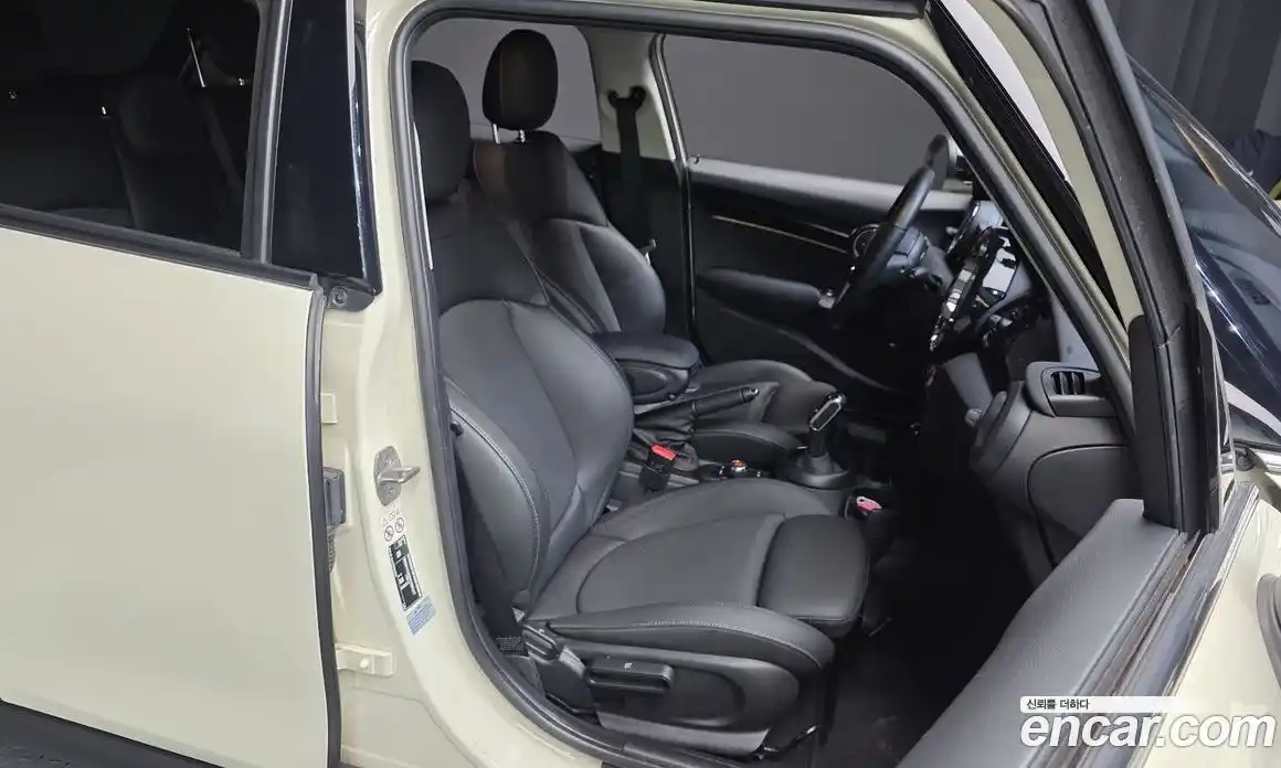 Mini Cooper 2023 1.5 Автомат в Москве № 627845, фото 10