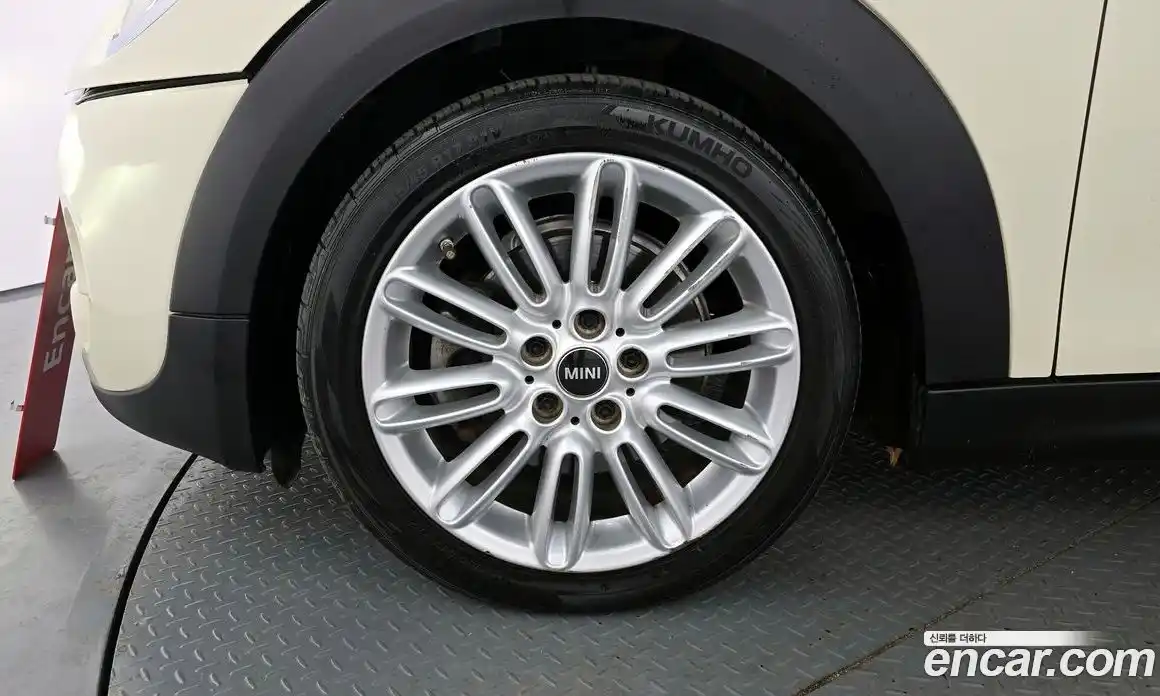 Mini Cooper 2016 2.0 Автомат в Москве № 628096, фото 5