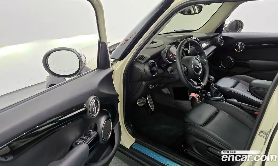 Mini Cooper 2016 2.0 Автомат в Москве № 628096, фото 10