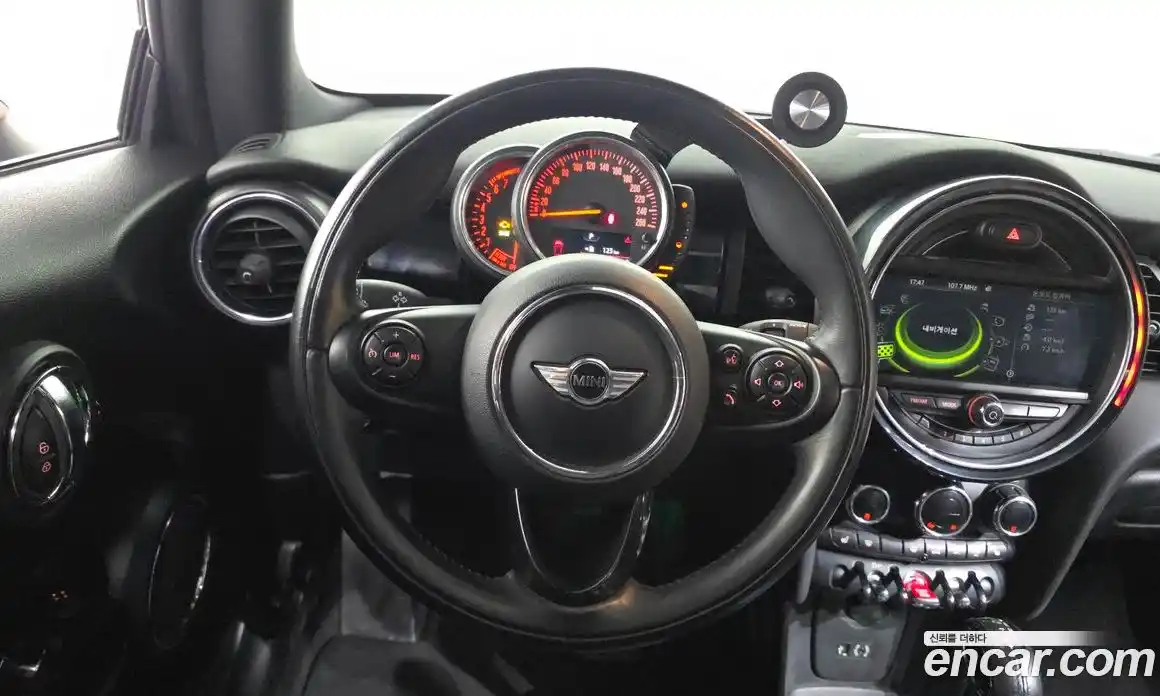 Mini Cooper 2014 1.5 Автомат в Москве № 628165, фото 13