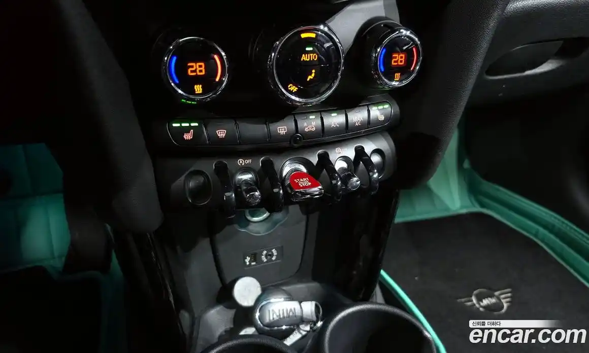 Mini Cooper 2014 1.5 Автомат в Москве № 628189, фото 16