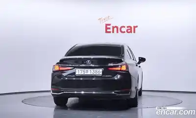 Lexus ES 2021 2.5 Автомат в Москве № 628602, миниатюра 4