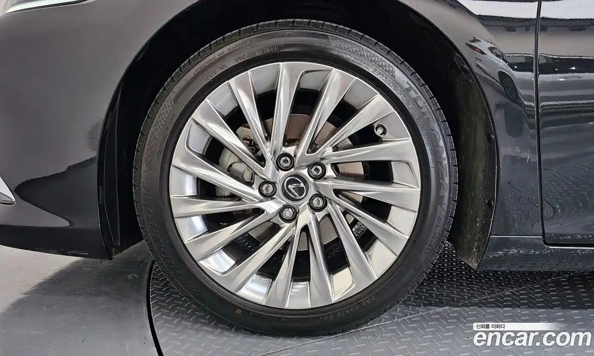 Lexus ES 2021 2.5 Автомат в Москве № 628602, фото 5