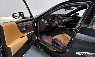 Lexus ES 2021 2.5 Автомат в Москве № 628602, миниатюра 10