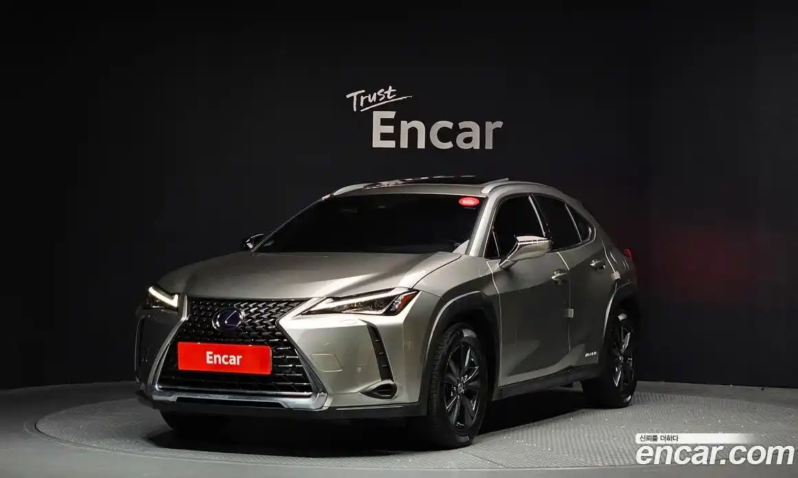 Lexus UX 2021 2.0 Автомат в Москве № 628609, фото 1