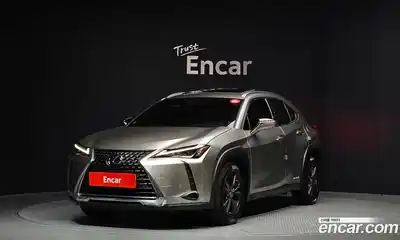 Lexus UX, 2021
