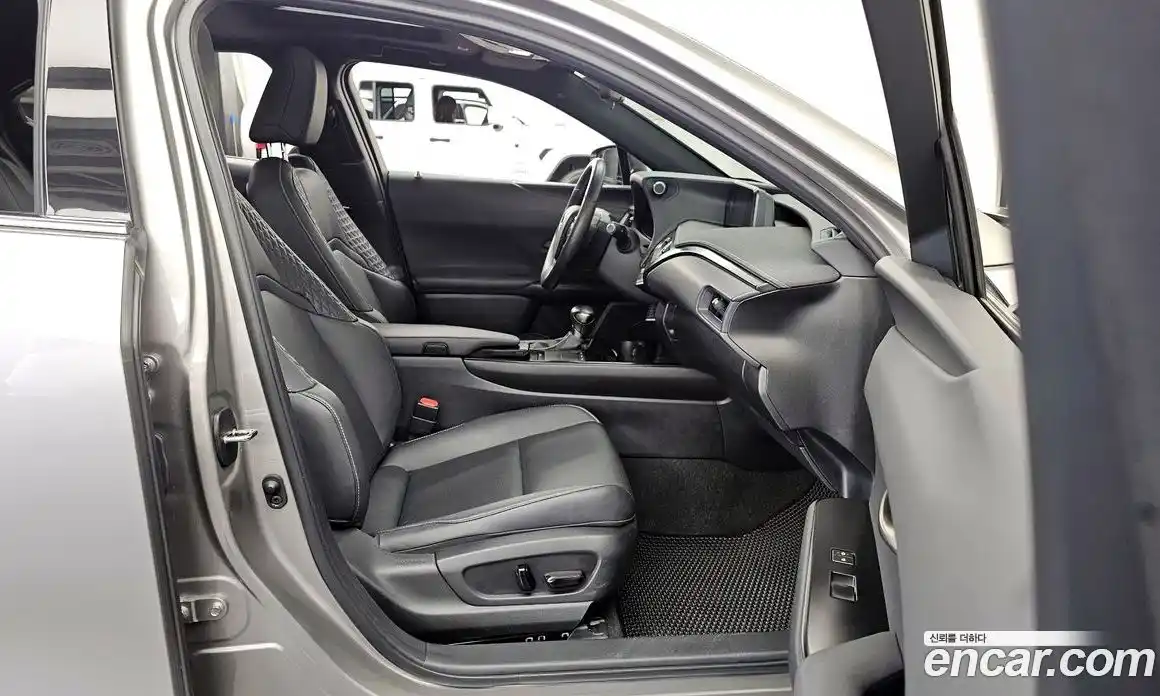 Lexus UX 2021 2.0 Автомат в Москве № 628609, фото 11