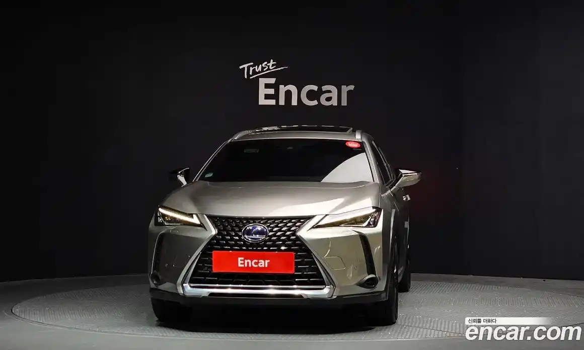 Lexus UX 2021 2.0 Автомат в Москве № 628609, фото 3