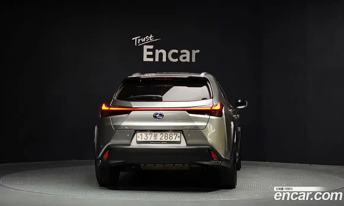 Lexus UX 2021 2.0 Автомат в Москве № 628609, фото 4