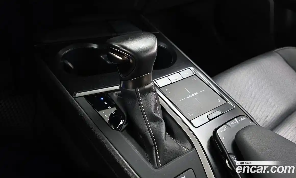 Lexus UX 2021 2.0 Автомат в Москве № 628609, фото 9