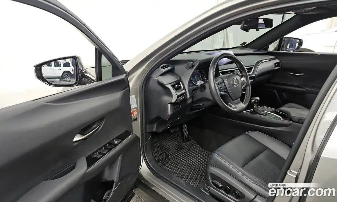 Lexus UX 2021 2.0 Автомат в Москве № 628609, фото 10