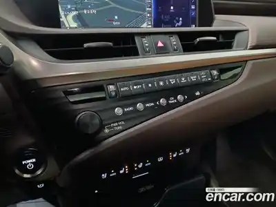 Lexus ES 2019 2.5 Автомат в Москве № 628774, миниатюра 12