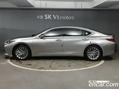 Lexus ES 2019 2.5 Автомат в Москве № 628774, миниатюра 2