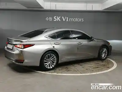 Lexus ES 2019 2.5 Автомат в Москве № 628774, миниатюра 4