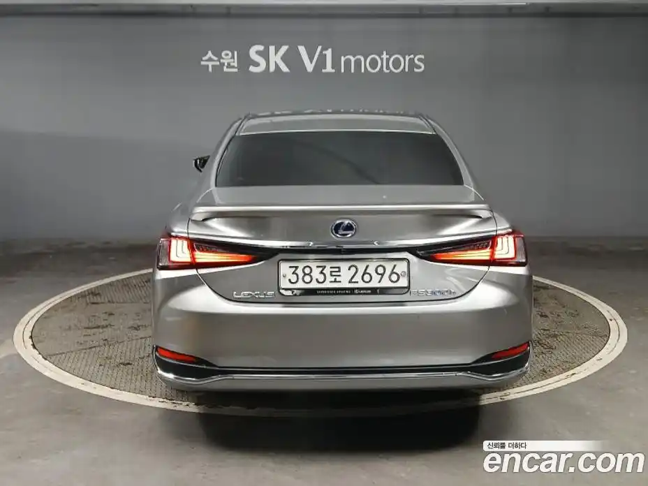 Lexus ES 2019 2.5 Автомат в Москве № 628774, фото 5