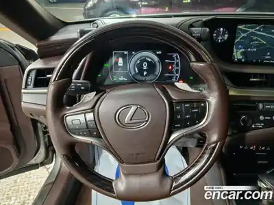 Lexus ES 2019 2.5 Автомат в Москве № 628774, миниатюра 8