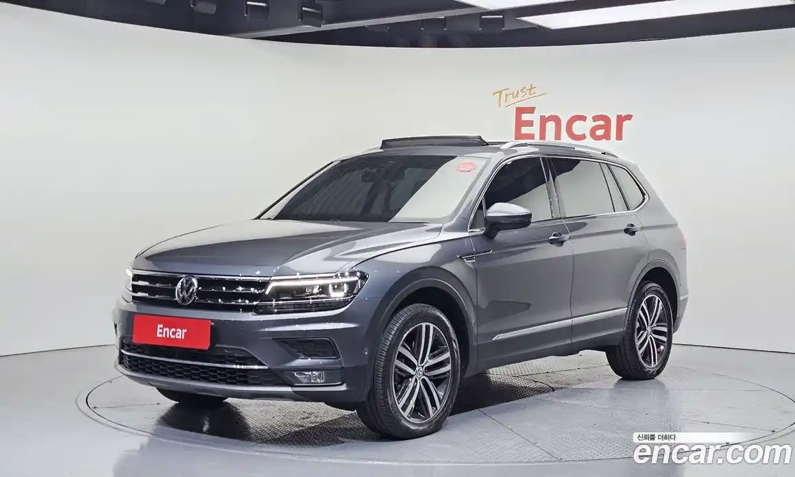 Volkswagen Tiguan 2020 2.0 Автомат в Москве № 628914, фото 1
