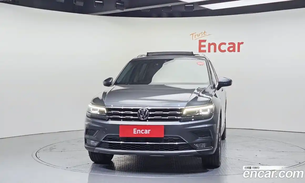 Volkswagen Tiguan 2020 2.0 Автомат в Москве № 628914, фото 3