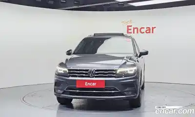 Volkswagen Tiguan 2020 2.0 Автомат в Москве № 628914, миниатюра 3