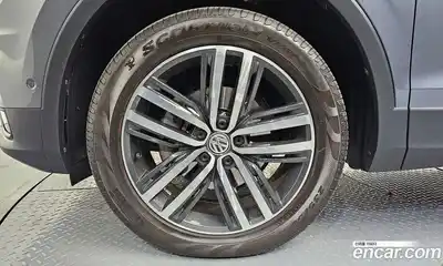 Volkswagen Tiguan 2020 2.0 Автомат в Москве № 628914, миниатюра 5