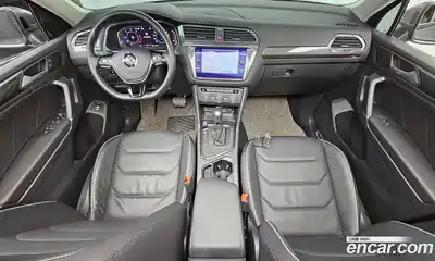 Volkswagen Tiguan 2020 2.0 Автомат в Москве № 628914, миниатюра 7