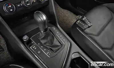 Volkswagen Tiguan 2020 2.0 Автомат в Москве № 628914, миниатюра 9