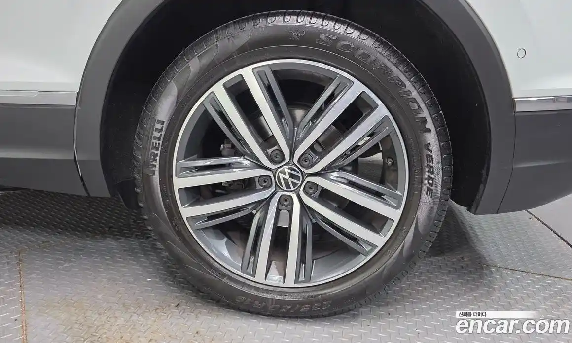 Volkswagen Tiguan 2023 2.0 Автомат в Москве № 629070, фото 5