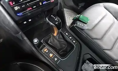 Volkswagen Tiguan 2023 2.0 Автомат в Москве № 629070, миниатюра 9