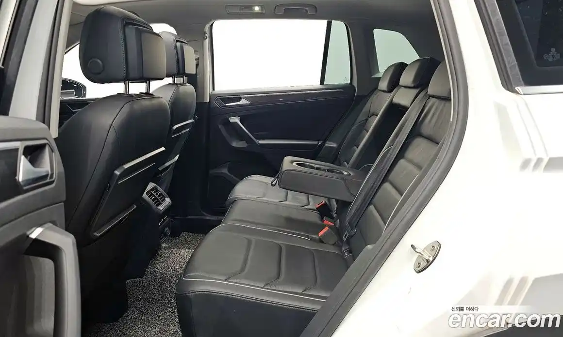 Volkswagen Tiguan 2020 2.0 Автомат в Москве № 629095, фото 12