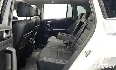 Volkswagen Tiguan 2020 2.0 Автомат в Москве № 629095, миниатюра 12