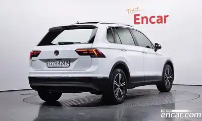 Volkswagen Tiguan 2020 2.0 Автомат в Москве № 629095, миниатюра 2