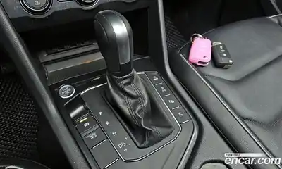 Volkswagen Tiguan 2020 2.0 Автомат в Москве № 629095, миниатюра 9