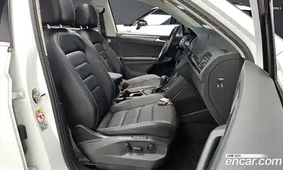 Volkswagen Tiguan 2020 2.0 Автомат в Москве № 629095, миниатюра 10
