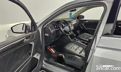 Volkswagen Tiguan 2020 2.0 Автомат в Москве № 629160, миниатюра 11