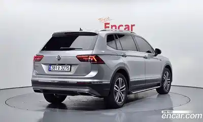 Volkswagen Tiguan 2020 2.0 Автомат в Москве № 629160, миниатюра 2