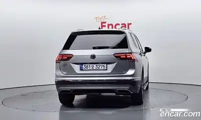 Volkswagen Tiguan 2020 2.0 Автомат в Москве № 629160, миниатюра 4