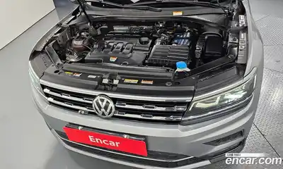 Volkswagen Tiguan 2020 2.0 Автомат в Москве № 629160, миниатюра 6