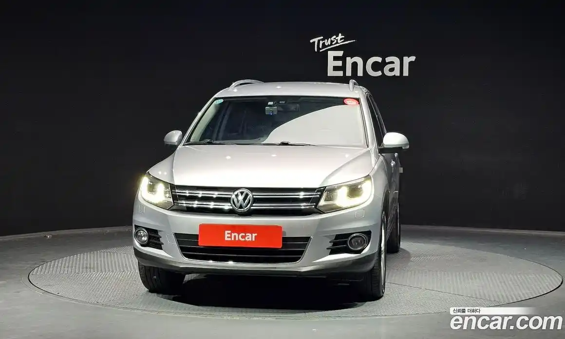 Volkswagen Tiguan 2016 2.0 Автомат в Москве № 629178, фото 3