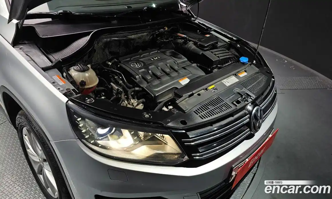 Volkswagen Tiguan 2016 2.0 Автомат в Москве № 629178, фото 6