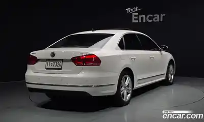 Volkswagen Passat 2015 2.0 Автомат в Москве № 629201, миниатюра 2