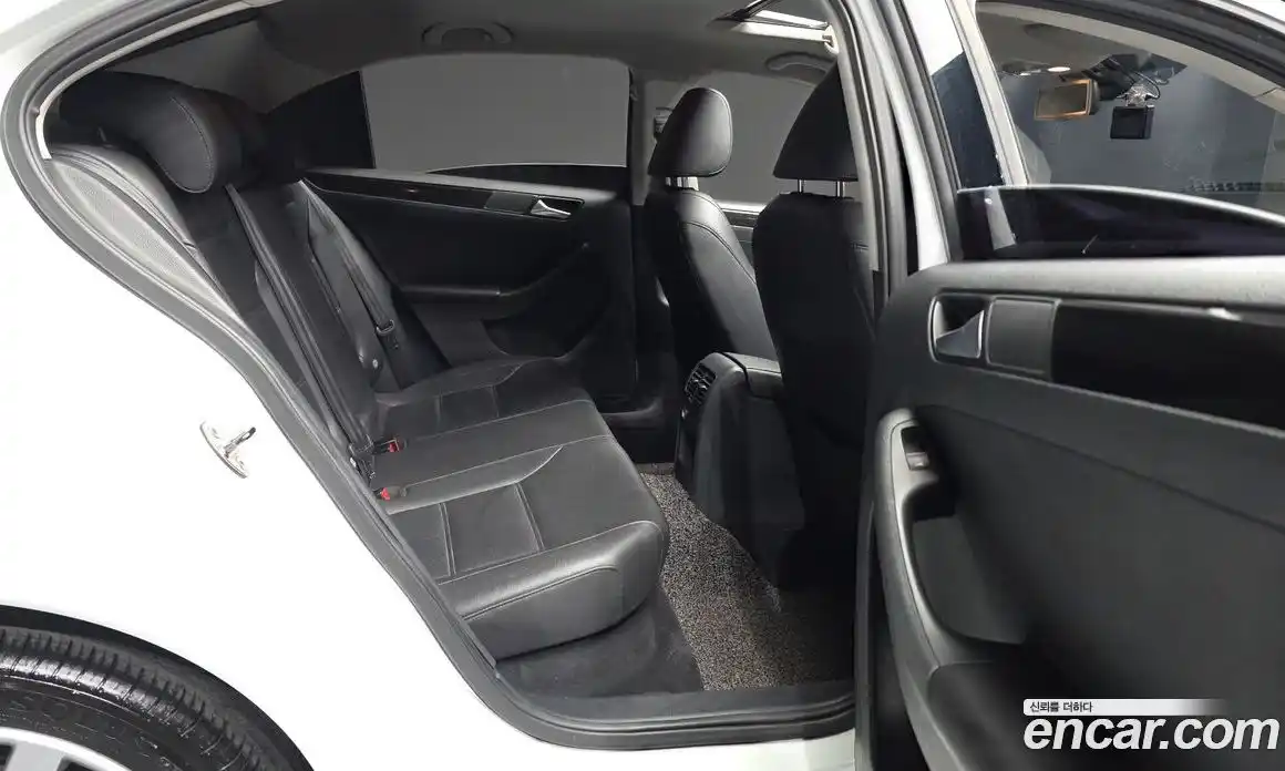 Volkswagen Jetta 2014 2.0 Автомат в Москве № 629206, фото 12